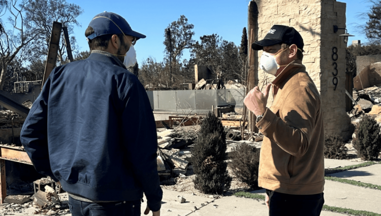Senator Allen and Congressman Swalwell tour a neighborhood destroyed by the Palisades Fire.