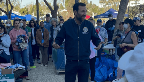 Senator Allen addresses crowd at donation drive for fire survivors