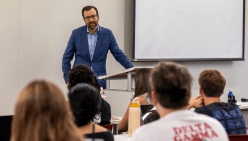 Senator Allen speaks to a group of USC students in classroom